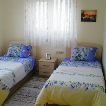 2 Bed, 2 Bath On Private Site Within 300 Metres Of The Beach 아파트