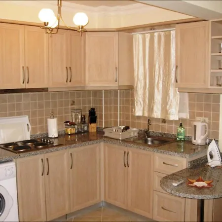 2 Bed, 2 Bath On Private Site Within 300 Metres Of The Beach 아파트