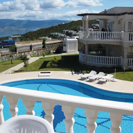 2 Bed, 2 Bath On Private Site Within 300 Metres Of The Beach Bogazici